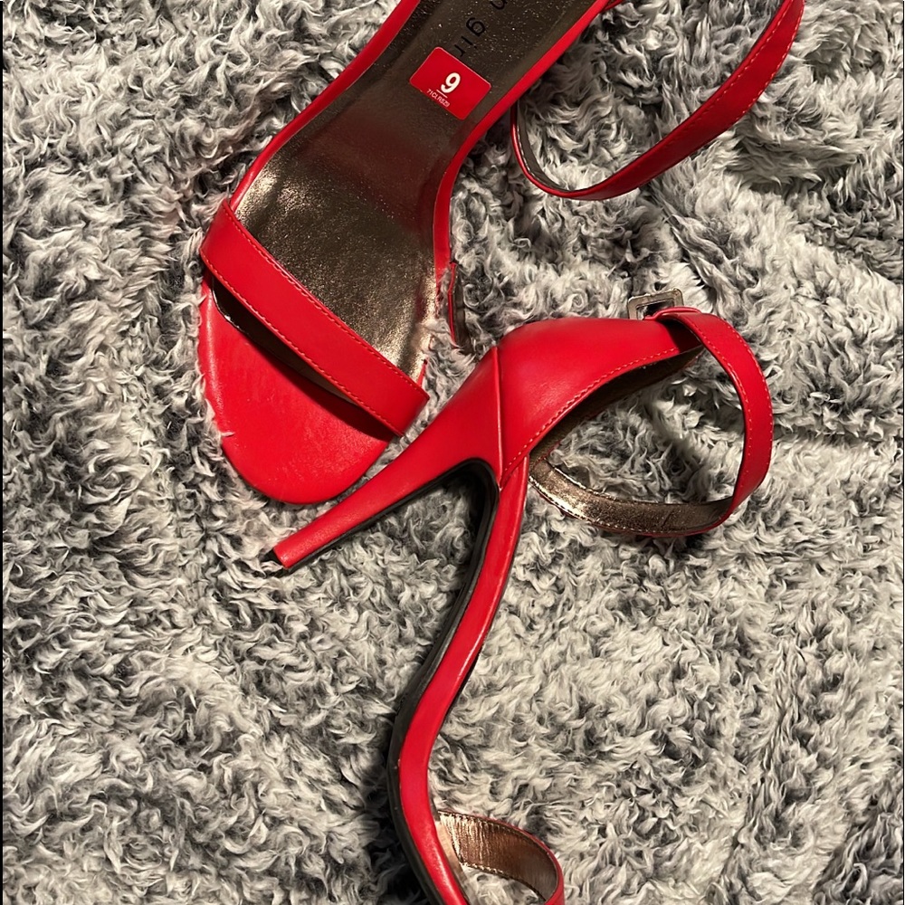 Really cute size 9